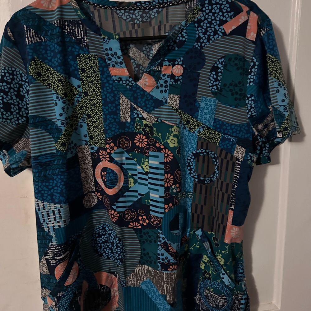 Koi Blue and Orange Patterned Short Sleeve Top
